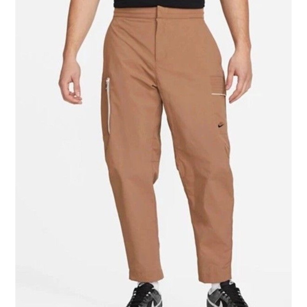 Size 40 Nike Brown Tech Essential Woven Utility Pants Mens Swoosh DM6681-256 NWT